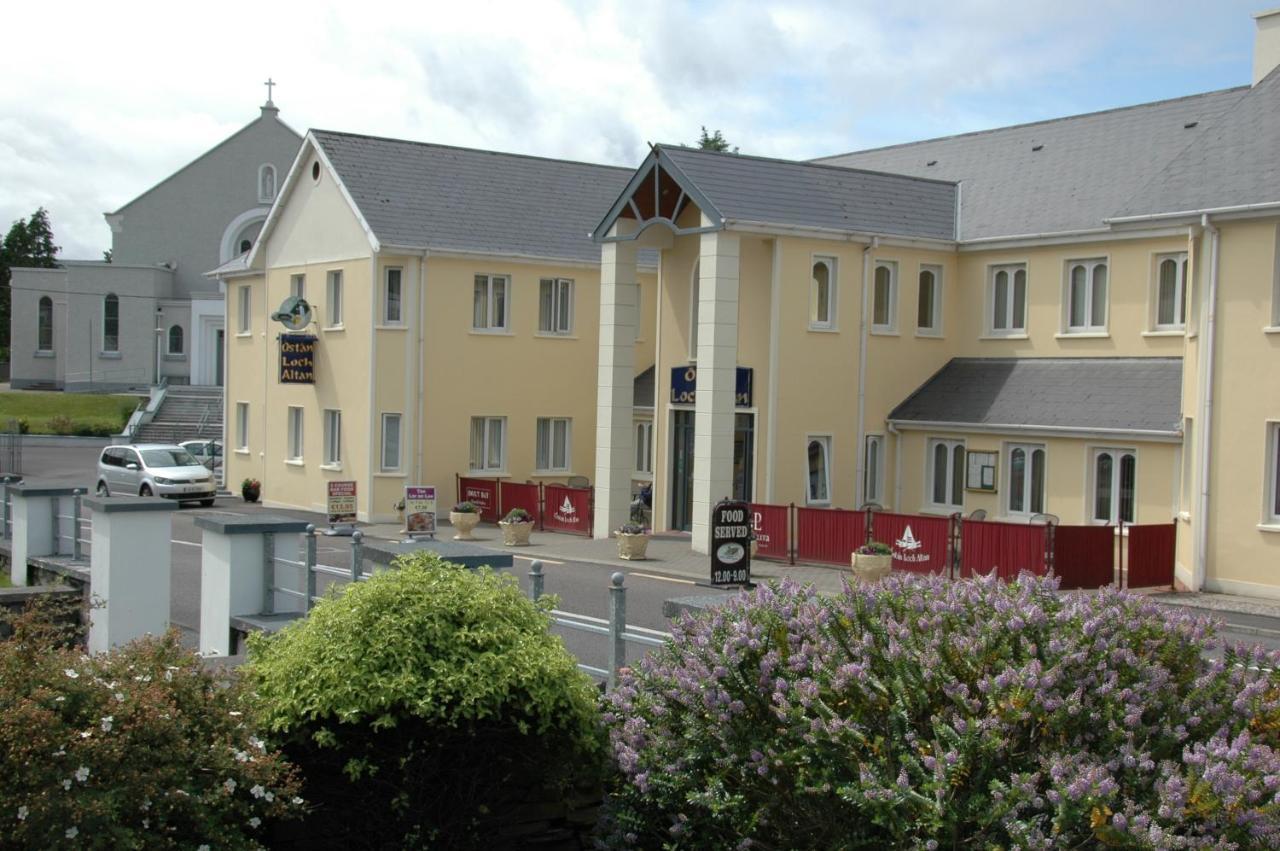 Ostan Loch Altan Cashel Hill